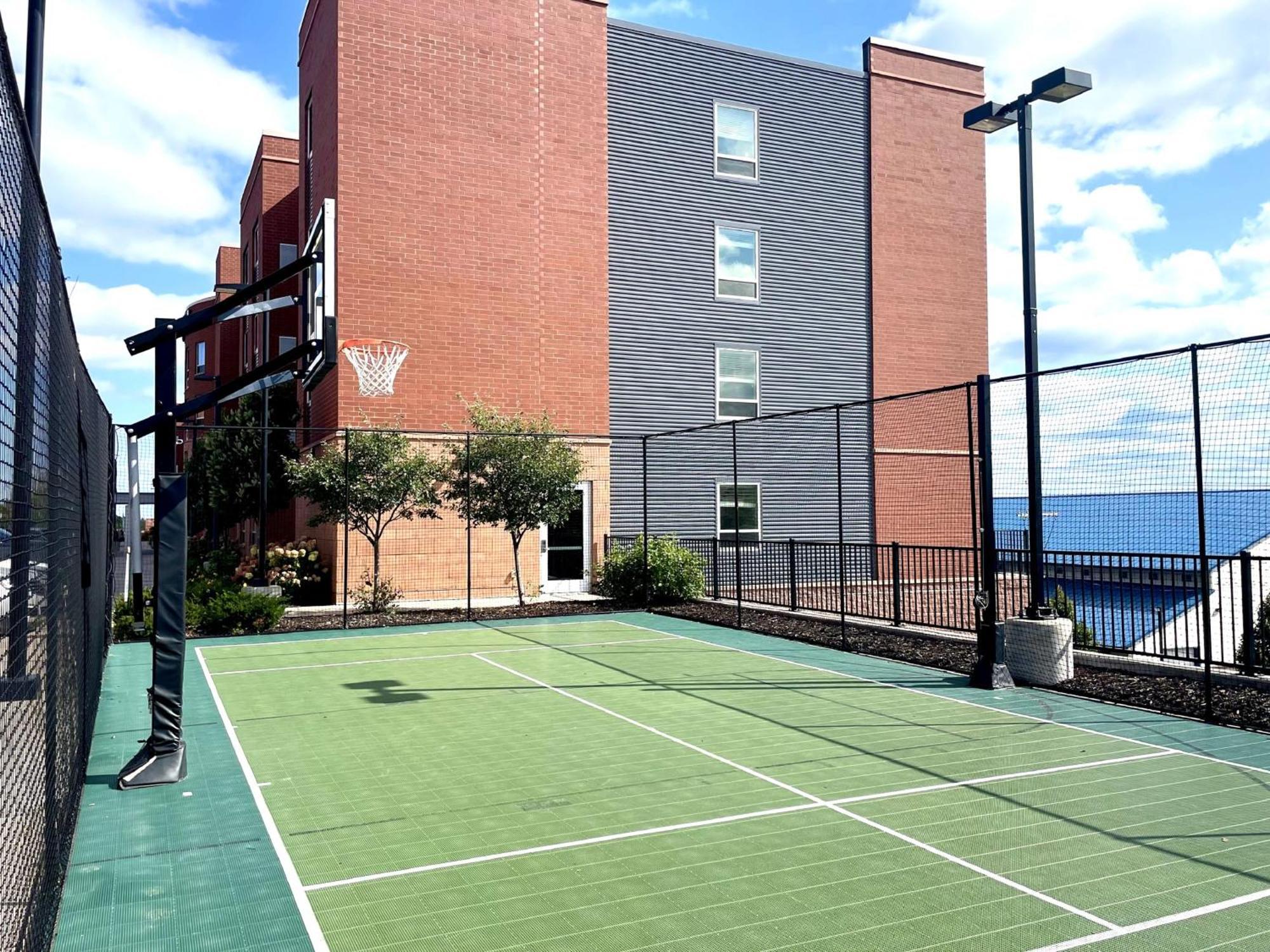 Staybridge Suites Marquette By Ihg Exterior foto